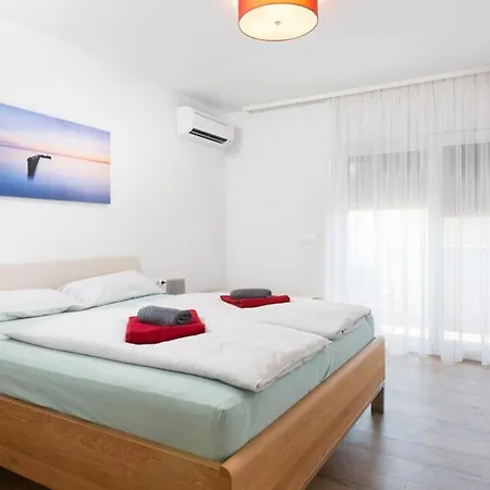 Histra With Private Pool And Sea View