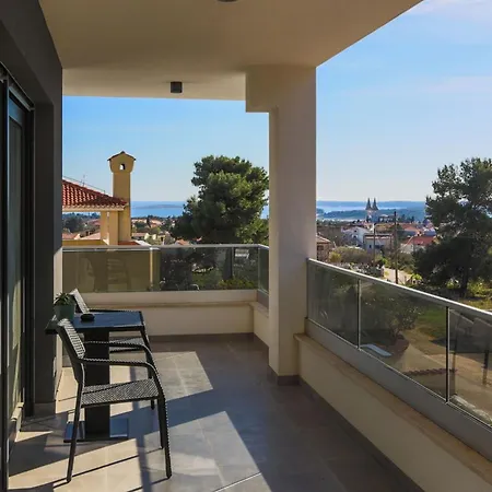빌라 Histra With Private Pool And Sea View 메덜린