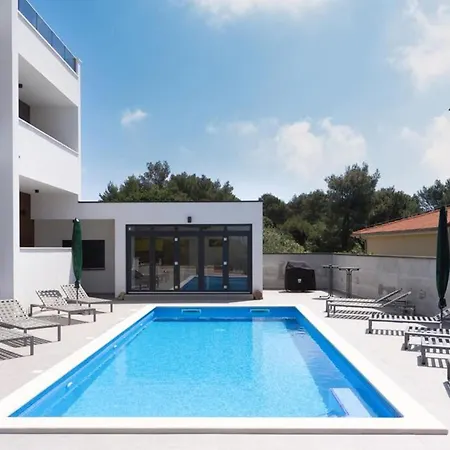 Histra With Private Pool And Sea View * Medulin