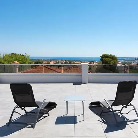 Histra With Private Pool And Sea View